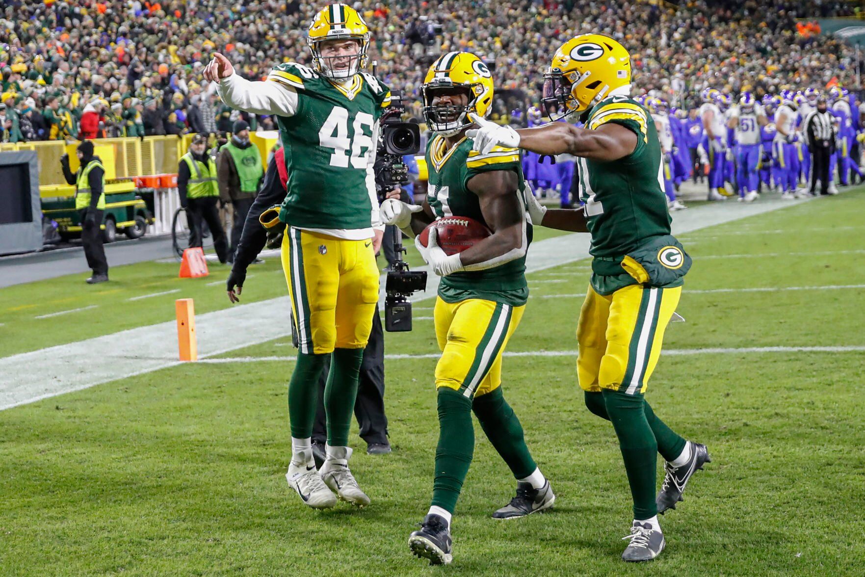 Rams Packers Football
